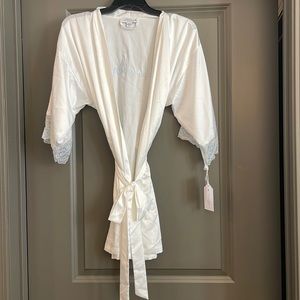 In Bloom by Jonquil silk Mrs. robe size small